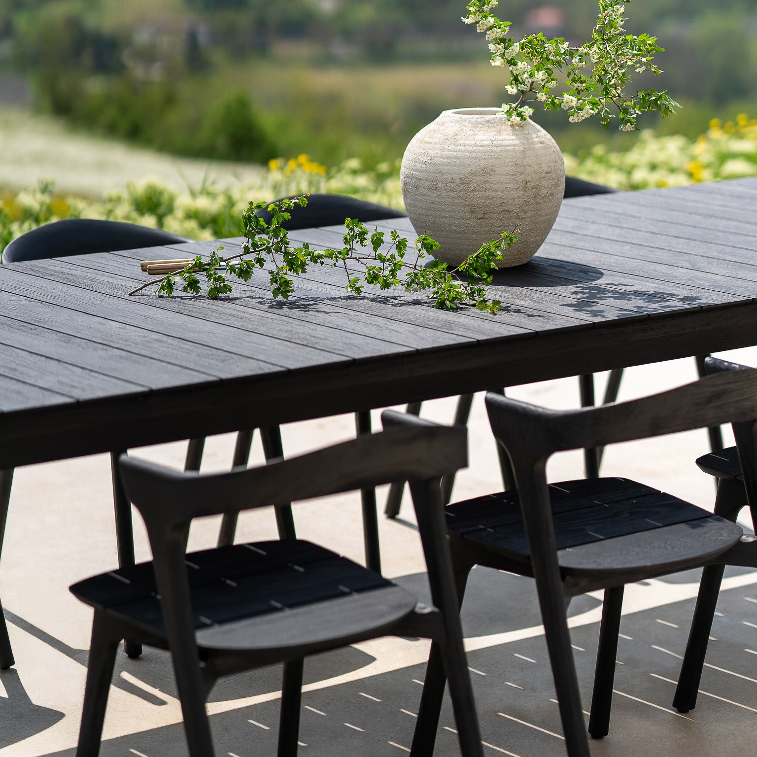 10154_Bok_outdoor_black_chair_10276_10277_10278_10279_Bok_outdoor_dining_table_web (4)