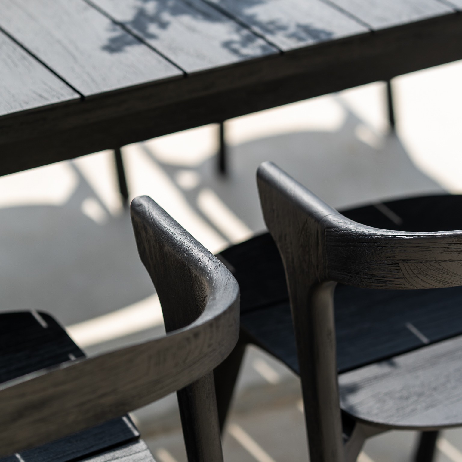 10154_Bok_outdoor_black_chair_10276_10277_10278_10279_Bok_outdoor_dining_table_web (7)