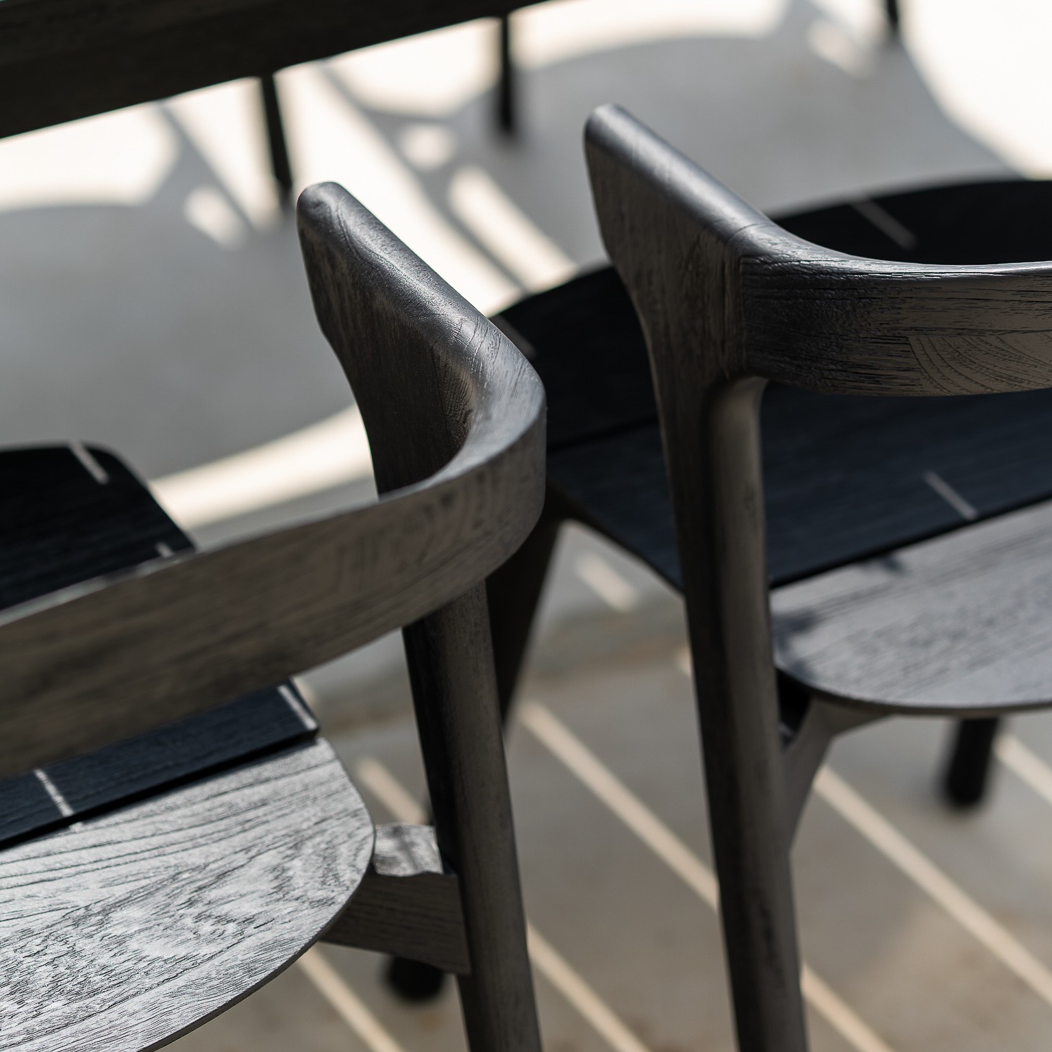 10154_Bok_outdoor_black_chair_10276_10277_10278_10279_Bok_outdoor_dining_table_web (7)