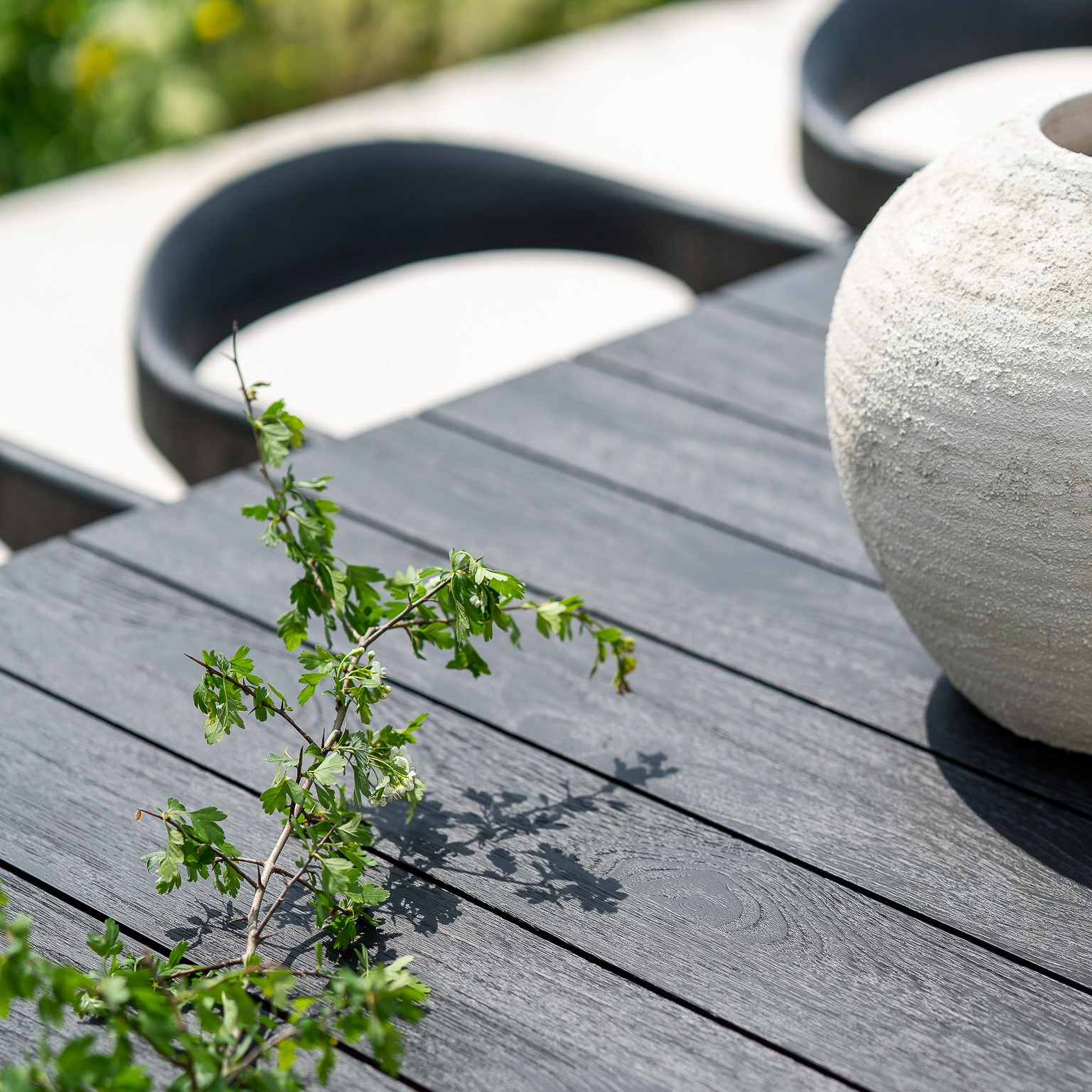 10154_Bok_outdoor_black_chair_10276_10277_10278_10279_Bok_outdoor_dining_table_web (8)