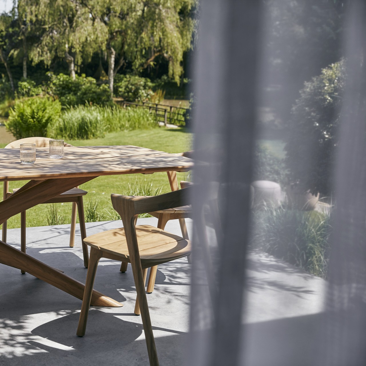 10274_Mikado_outdoor_dining_table_10155_Bok_chair_outdoor_WEB
