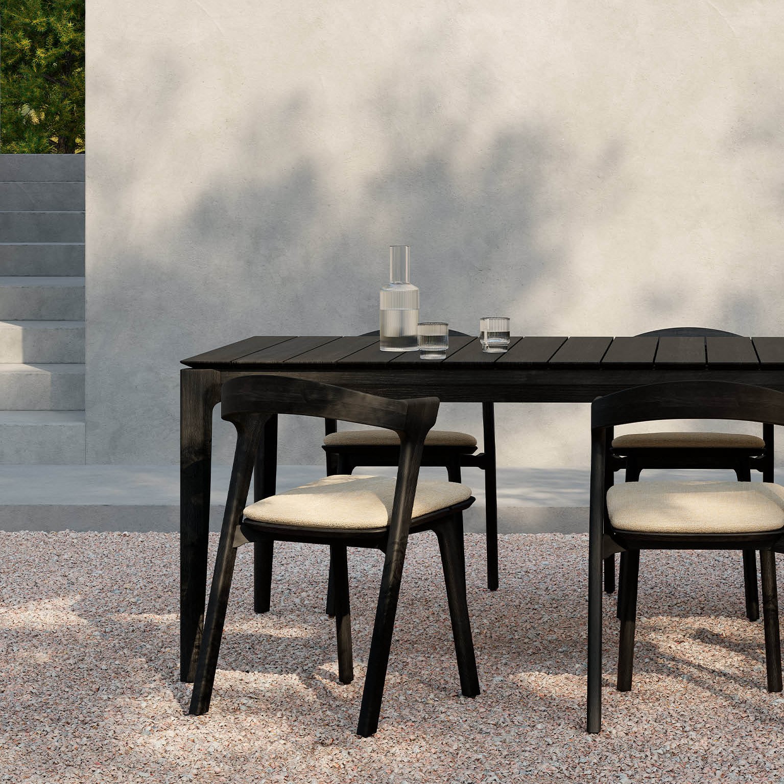 10277_Bok_outdoor_table_black_10154_Bok_outdoor_chair_black_21095_Bok_seat_cushion_natural_det1_WEB