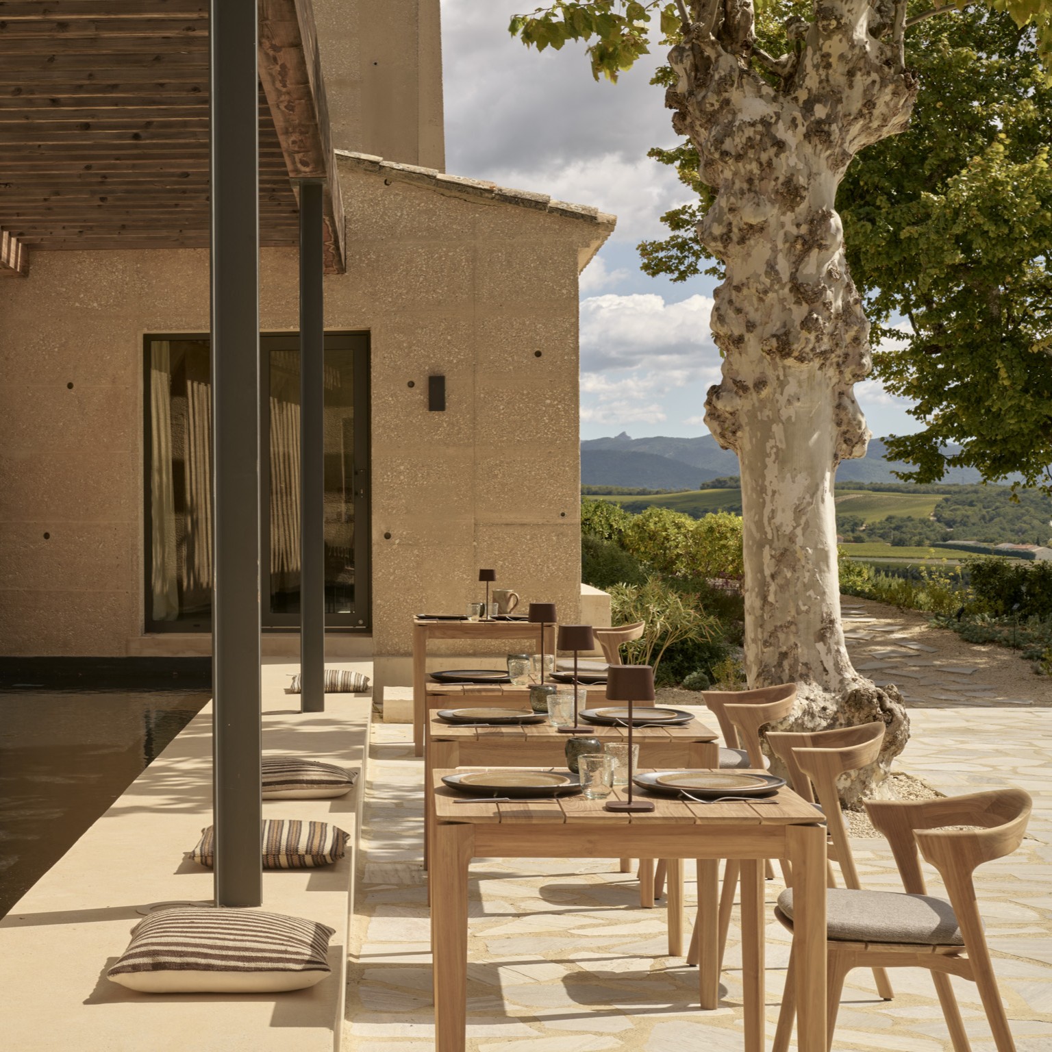 10296_Bok_outdoor_dining_table_10352_Bok_outdoor_dining_chair_mocha_hor_web